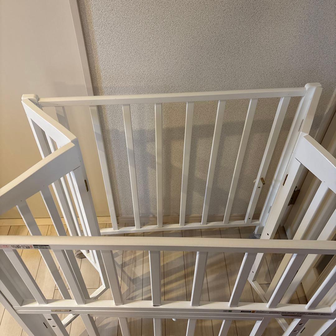 カトージ ベビーベッド 折り畳み ホワイト