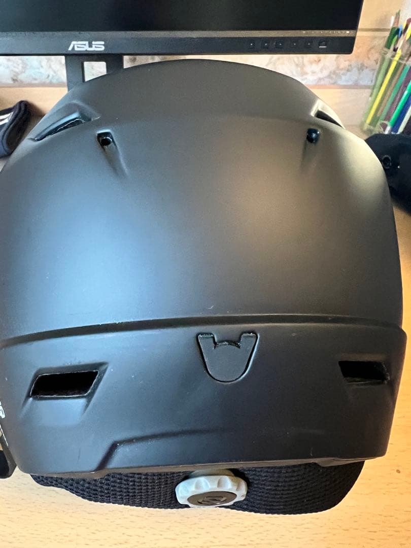 Salomon ヘルメットマットブラック 紫レンズ