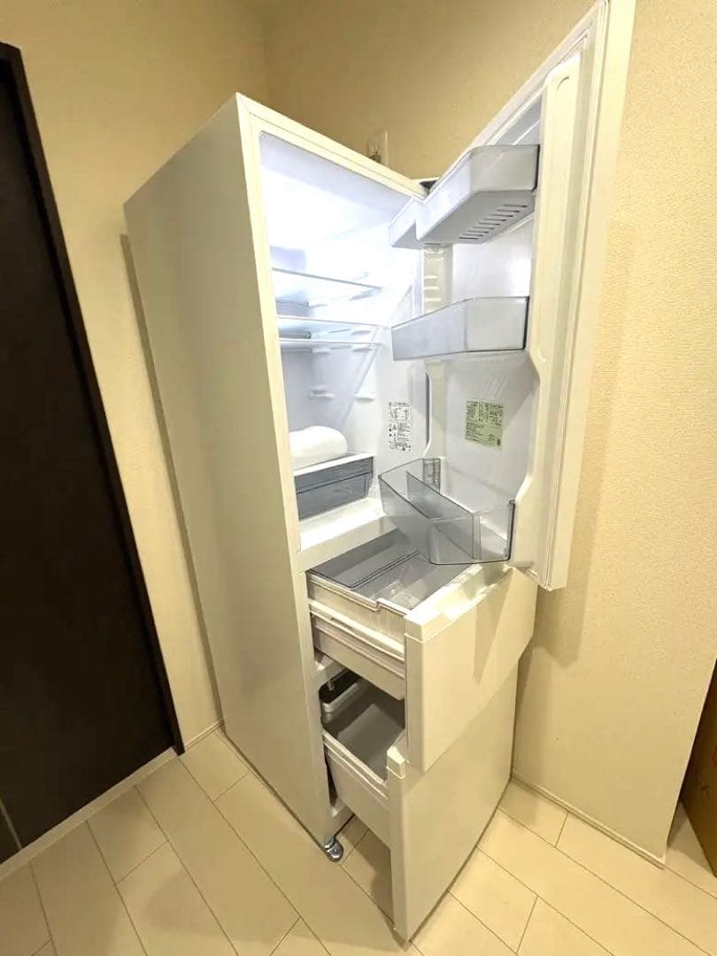 新品未使用　送料無料　2024年式　シャープSJ-PT32P-W 冷蔵