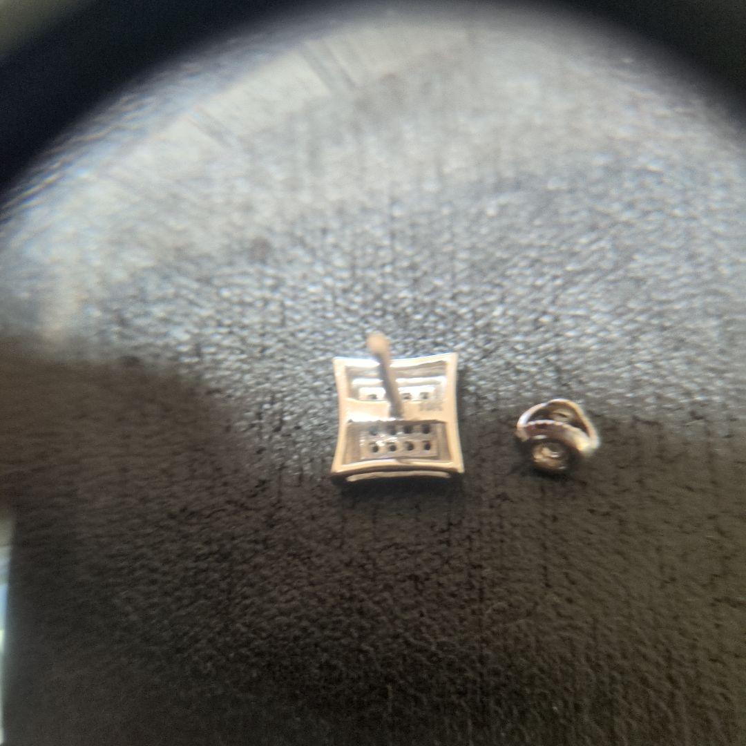 アヴァランチ10Kホワイトゴールド ダイヤモンドピアス 2個セット