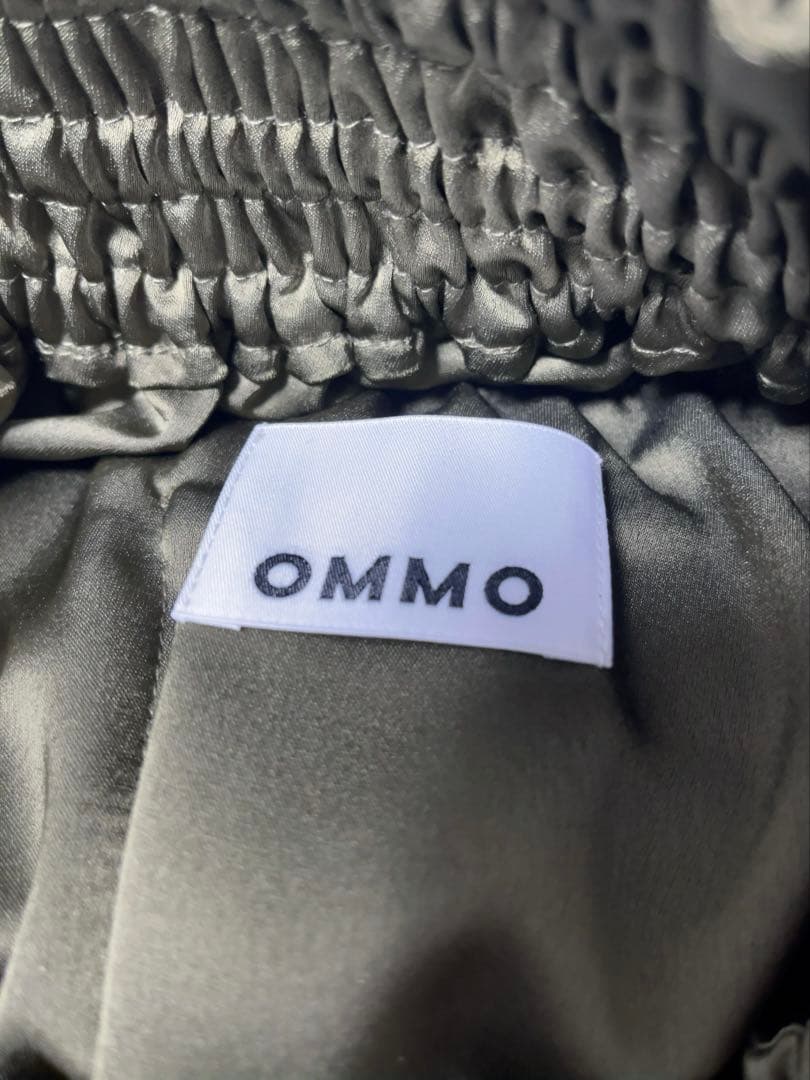 OMMO オリーブ色 ポケット付き トップス