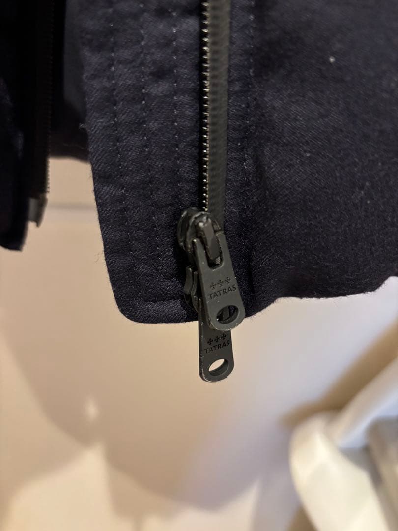 【やなぎ】タトラス　メンズ　ダウン　アゴルド　ネイビー