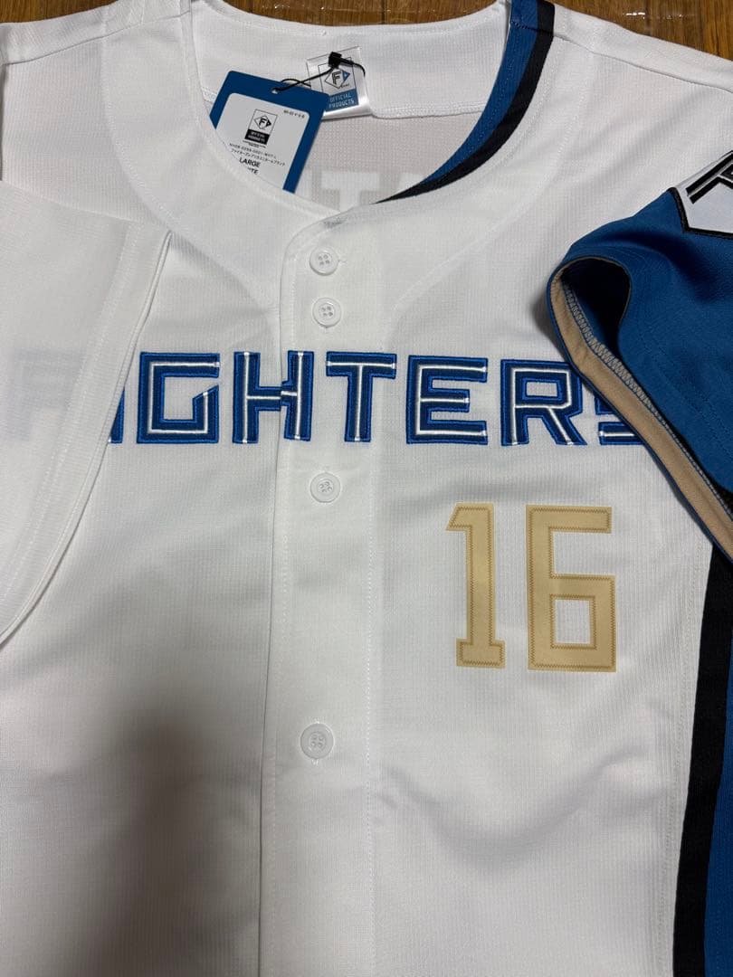 日本ハムファイターズ　レプリカユニフォーム　達孝太選手　直筆サイン入り