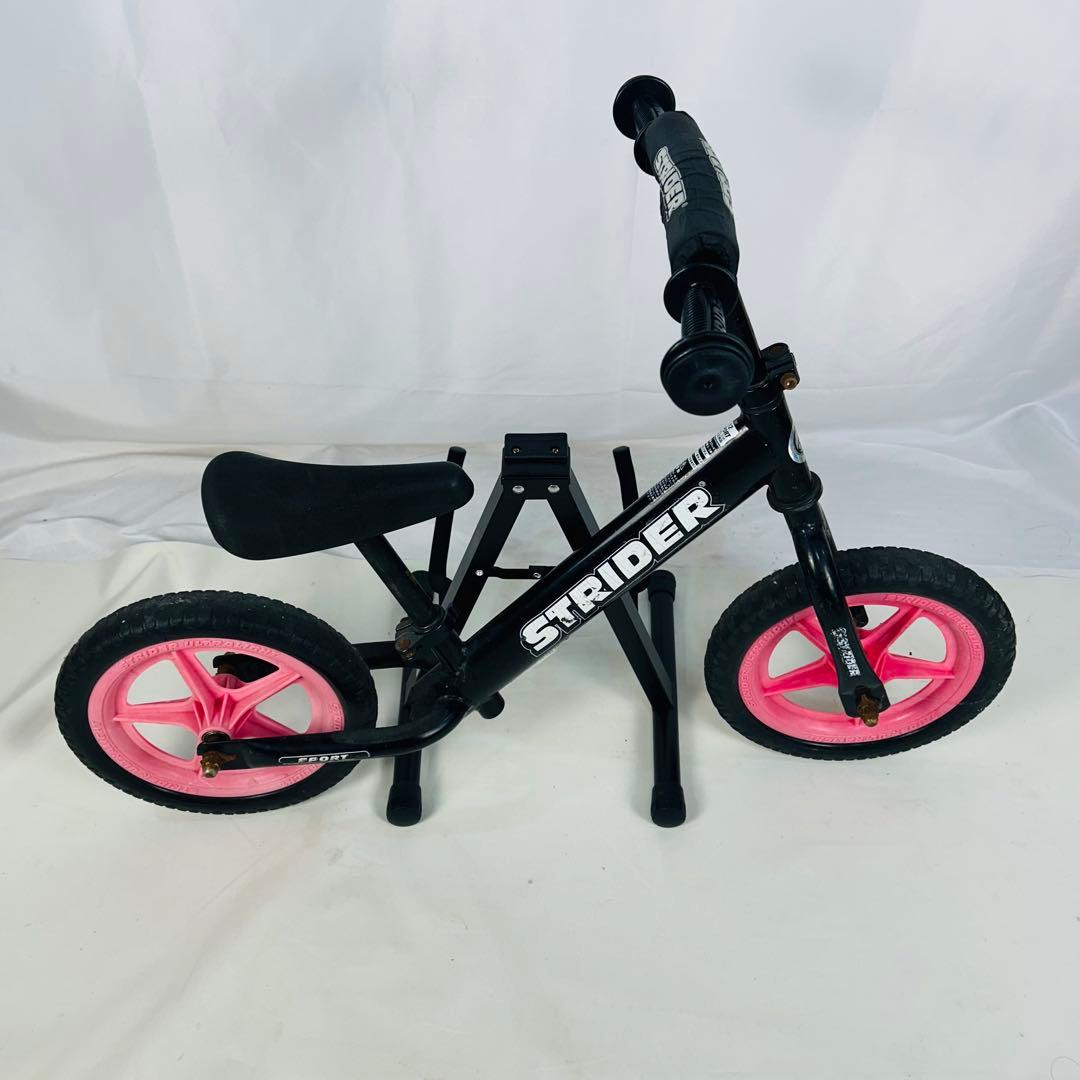 ストライダー STRIDER ブラック 12型 ランニングバイク