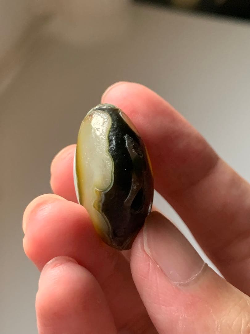 アラシャンゴビアゲート　蒙古瑪瑙　原石　水石　翡翠　オパール　根付　天珠 勾玉