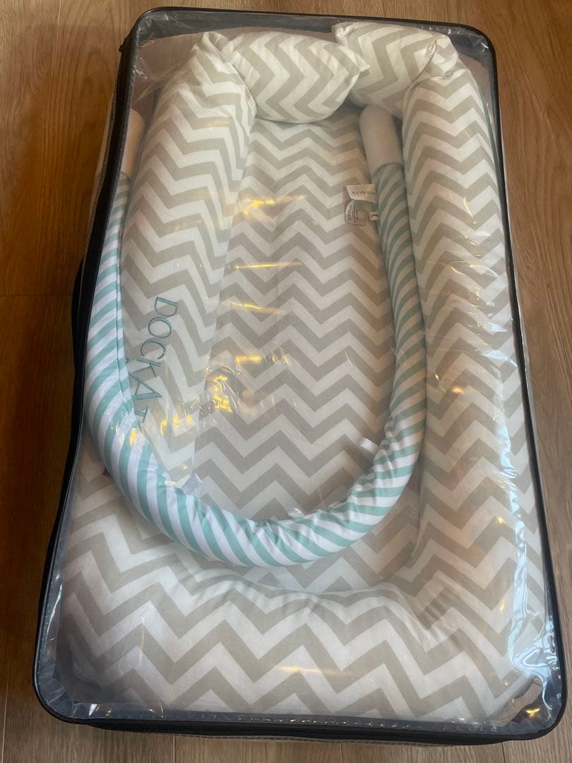 ドッカトット DockATot デラックス ベビーベッド 添い寝　トイアーチ