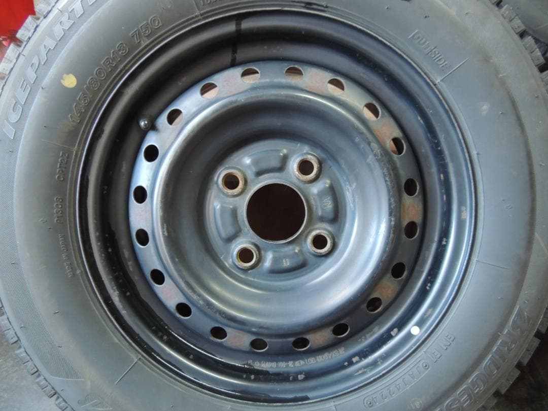 A56　145/80R13　ブリヂストン　スタッドレス　4本　ダイハツ　傷有り