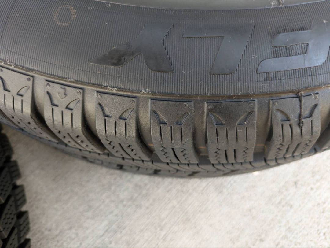 205/60R16 スタッドレスタイヤ・ホイールセット 16インチ