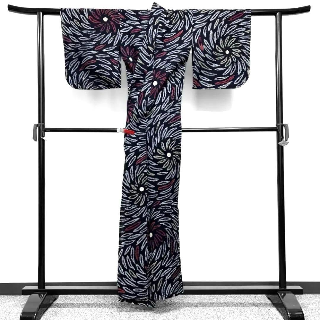 浴衣　有松鳴海絞り　菊　花模様　渦巻　ネイビー系　着物　054w d