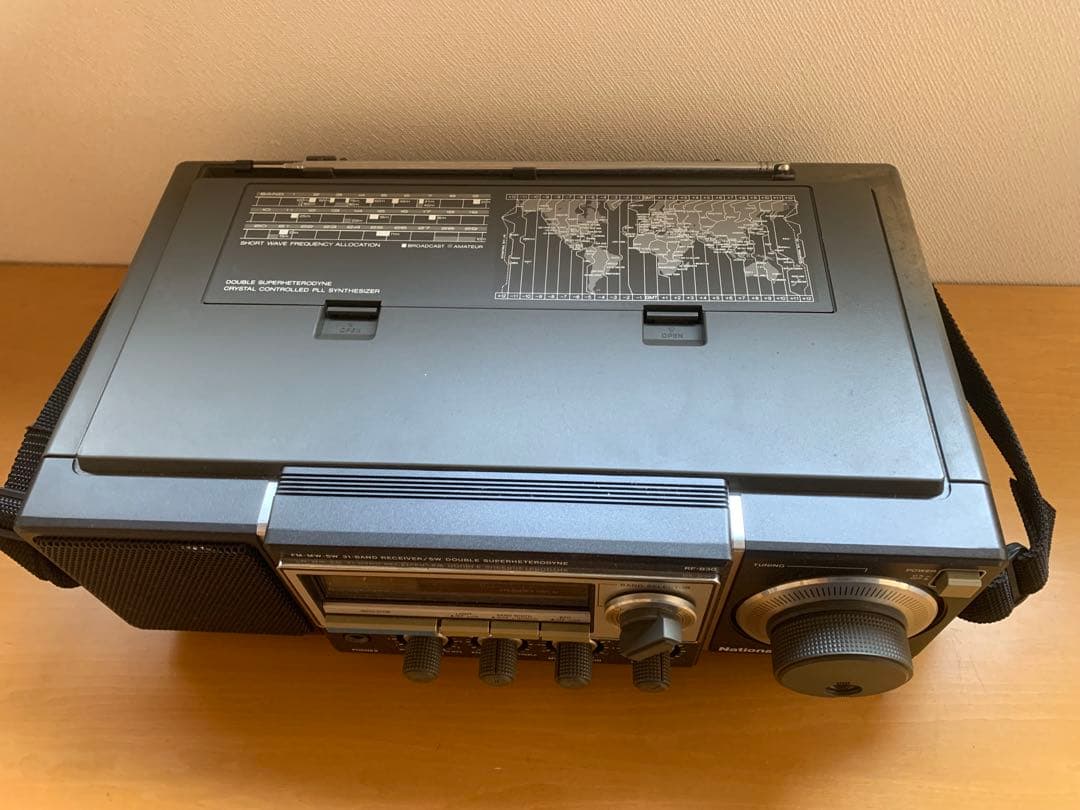 National RF-B30 ラジオ FM-AM 31バンド