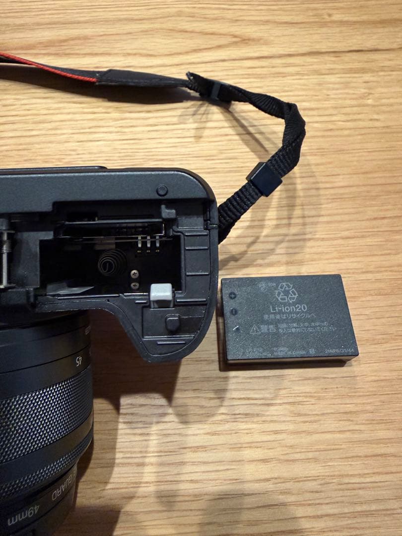 Canon EOS ミラーレス一眼カメラ 本体