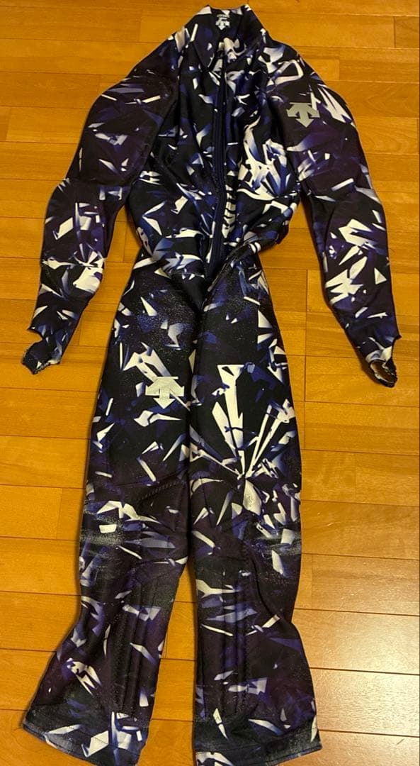 DESCENTEスキーワンピース、レーシングスーツ