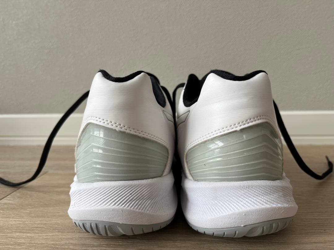 asics バレーボールシューズ 28.5cm（大きめ）