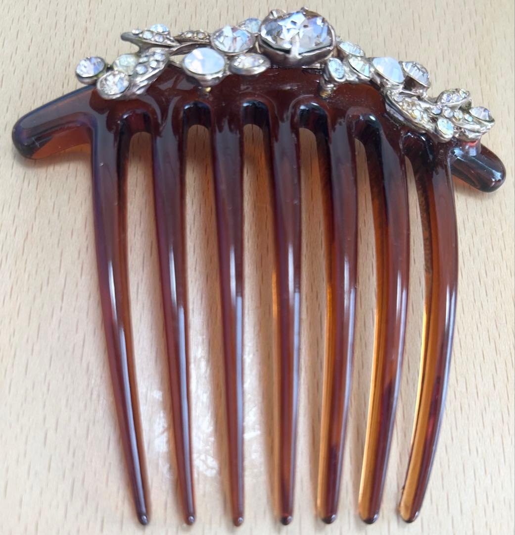 【新品未使用】レーヌクロードReine Claudeのブラウンのヘアコーム