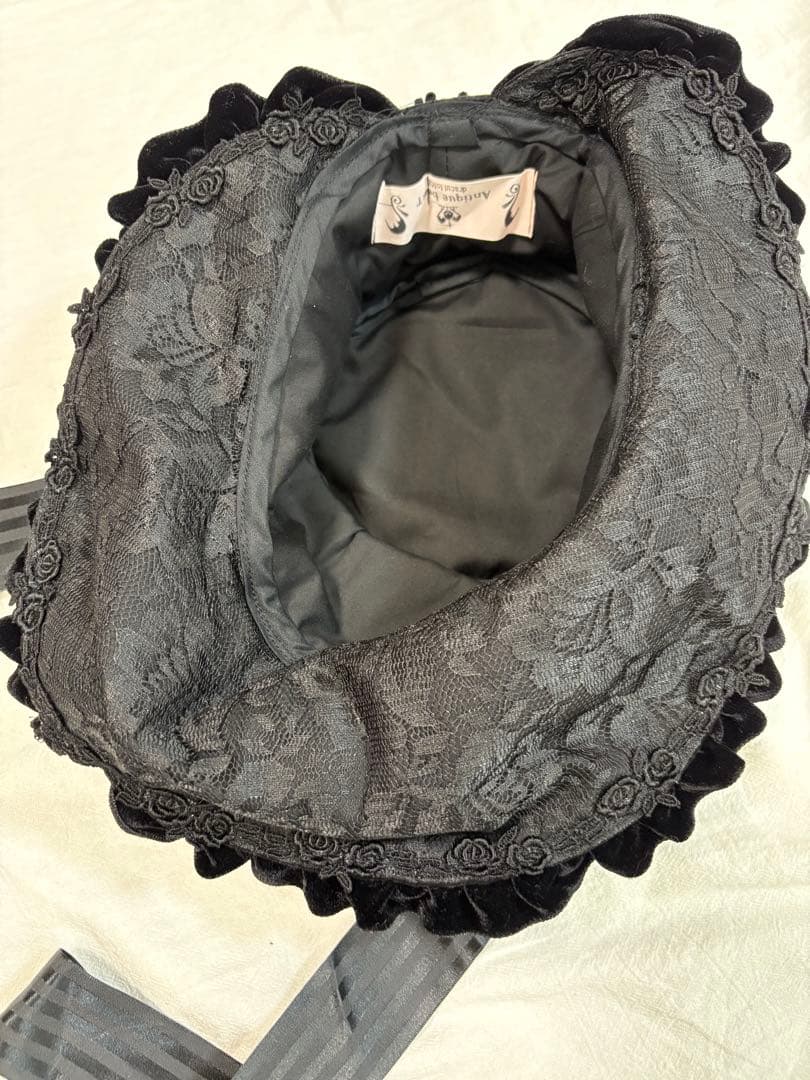 Antique beasT ボンネット　美品