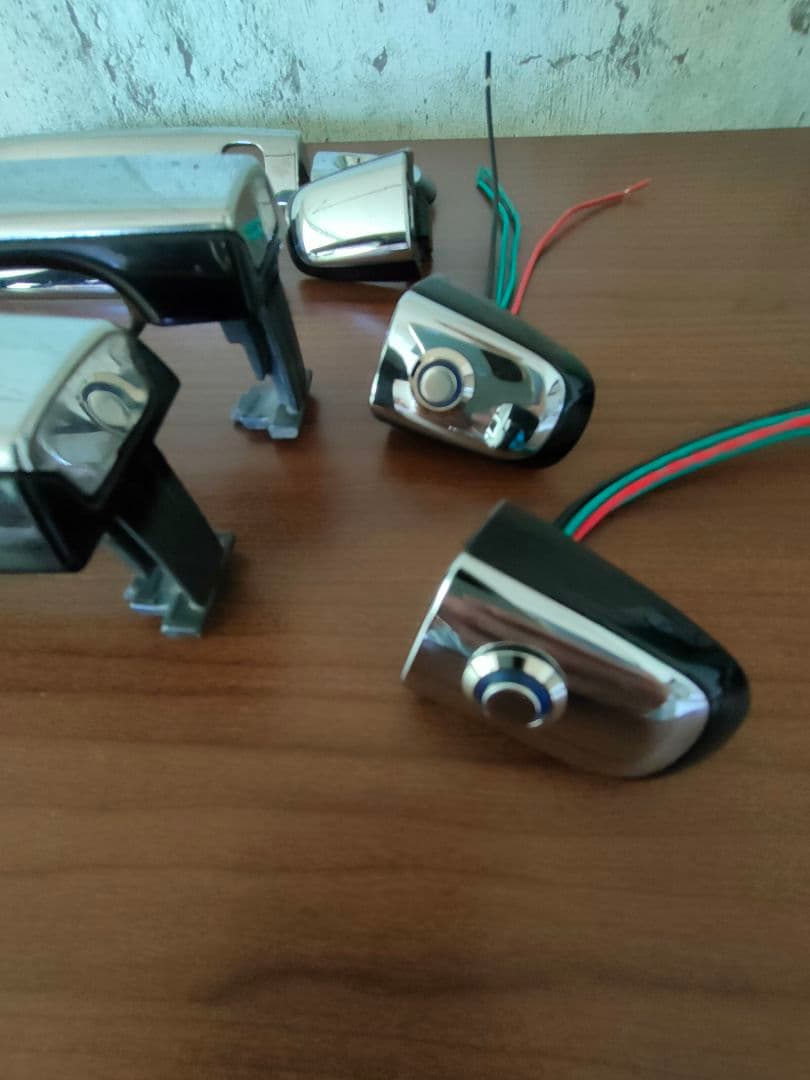 トヨタ クロームドアアウターハンドルセット新品 ポチガーつき