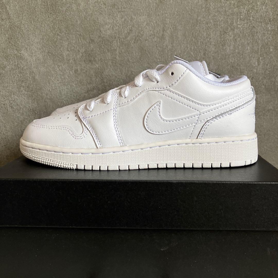 未使用　AIR JORDAN １LOW GS キッズ　23cm ホワイト