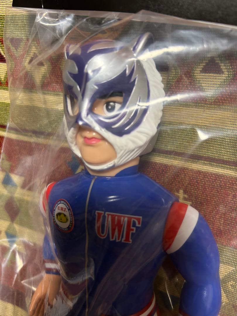 メディコム・トイ×UWF 40周年無限大記念日★スーパータイガー（ジャージ版）