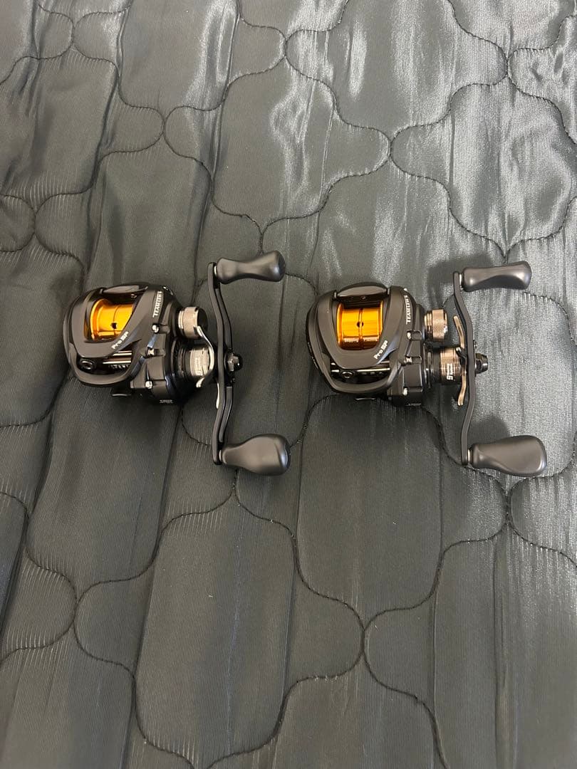 ベイトリールLEW team pro sp HG(左) XG(右)