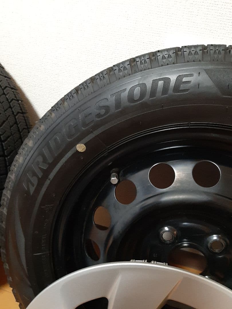 2023年製ブリジストン スタッドレス 175/65R15 4本 千葉近郊手渡可