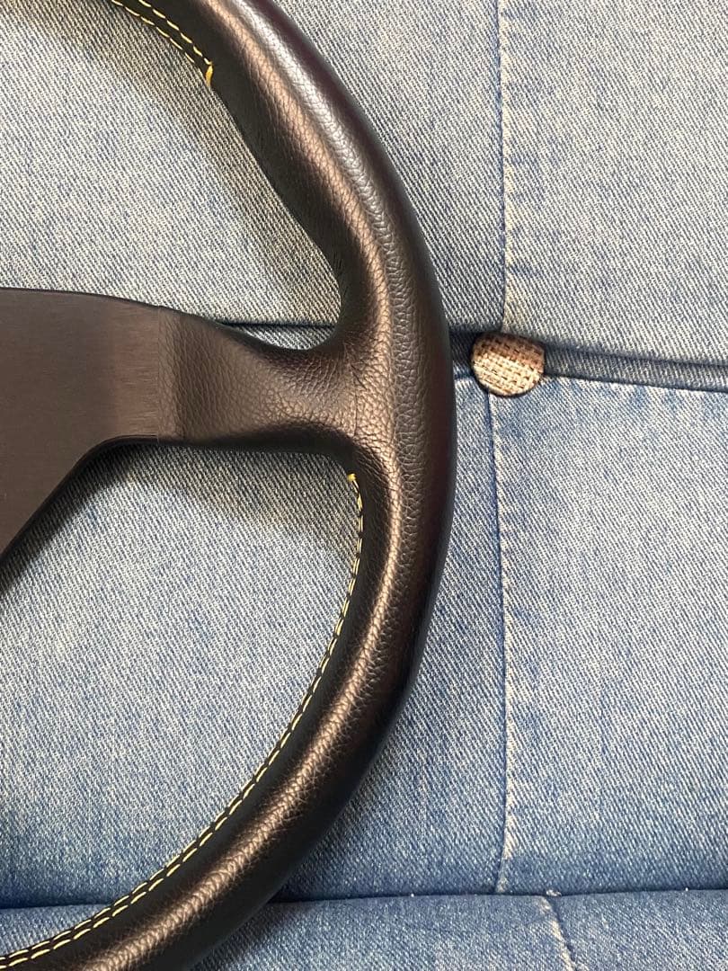 美品　MOMO VELOCE RACING 320mm ステアリング