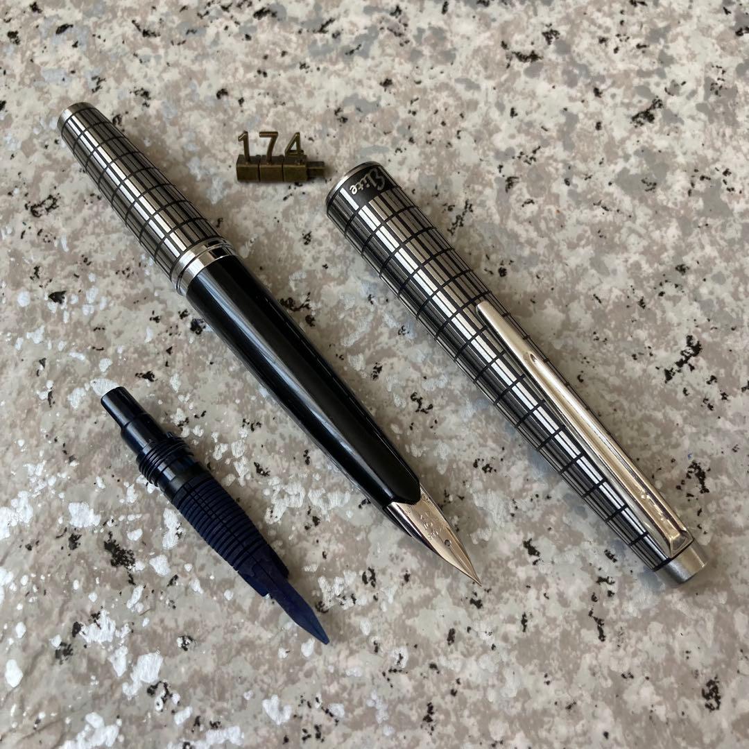 #174 オーバーホール済み 万年筆 PILOT 全格子 Elite 14k