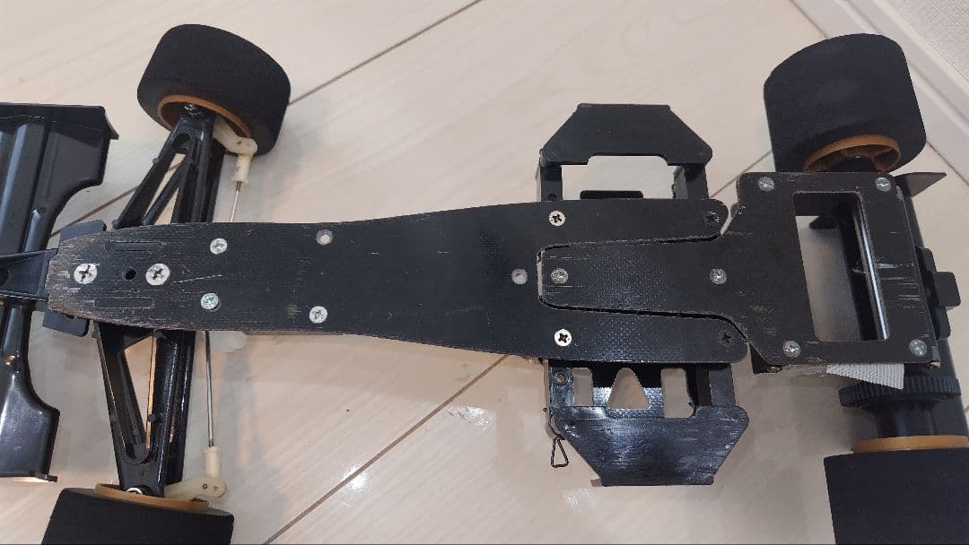 タミヤF103シャーシ