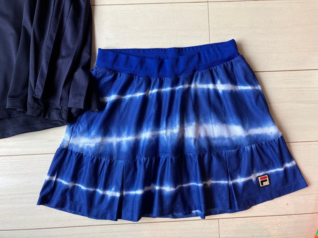 FILAフィラ＊紺のエアリーバックプリーツトップスとタイダイブルースコートセット