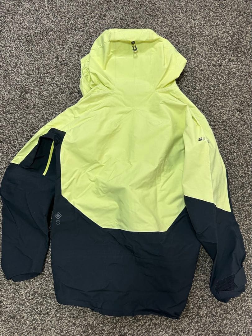 値下げしました最高機種　SALOMON スキーウェアセット イエロー/ブラック