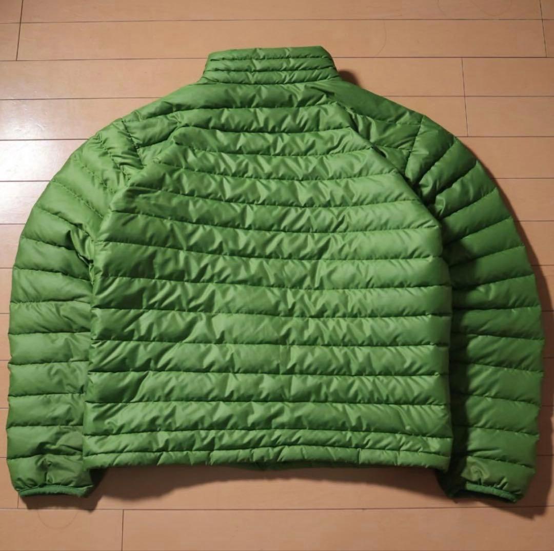 Patagonia 緑色ダウンジャケット