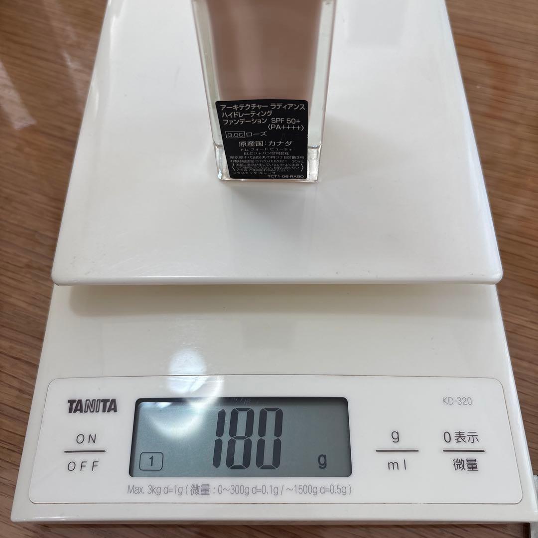 トムフォードアーキテクチャーラディアンスハイドレーティングファンデーション・下地