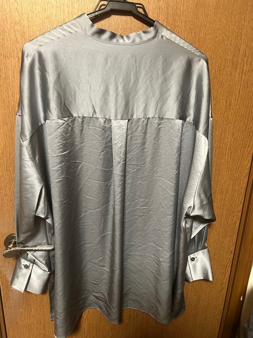 SACRA サクラ　トリアセサテンブラウス