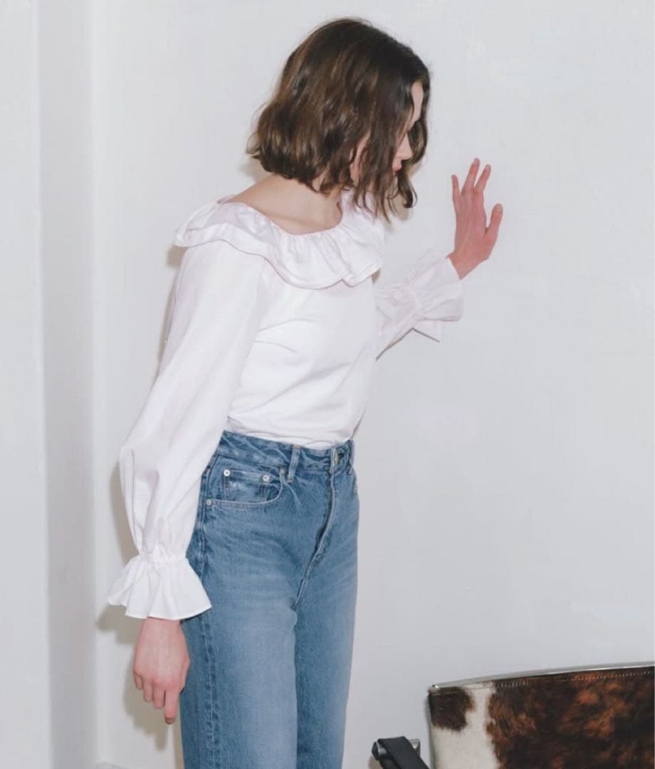 ✨新品未使用✨OHGA✨ラッフルショルダーブラウス✨ホワイト♡完売品♡翌日発送♡