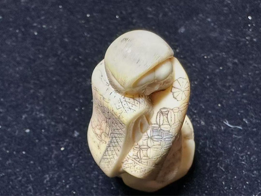 極上　根付　抹香鯨　マッコウクジラ　アンティーク　天然素材　骨董　コレクションか