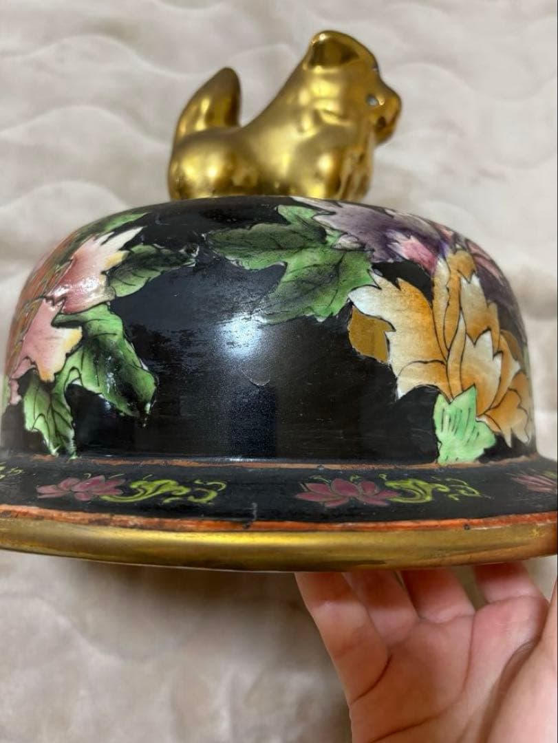 置物　壺の蓋部分