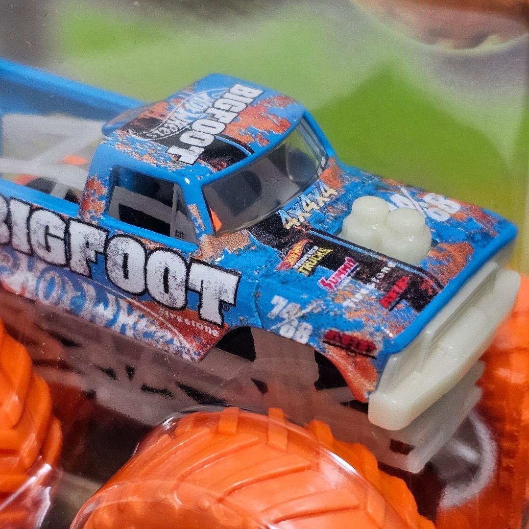 激レア！蓄光！ホットウィール　モンスタートラック　ビッグフット