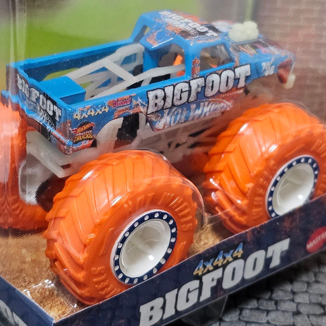 激レア！蓄光！ホットウィール　モンスタートラック　ビッグフット