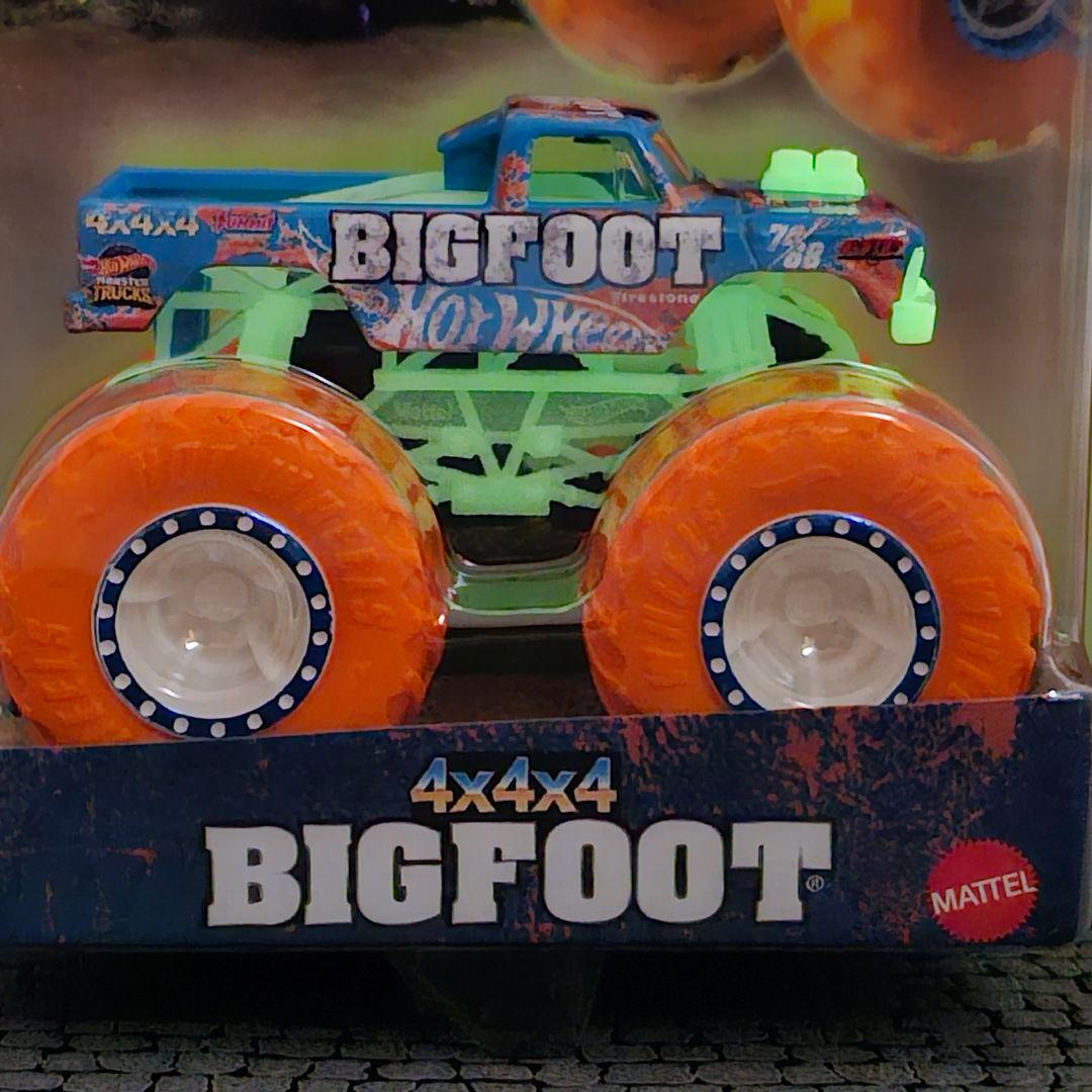 激レア！蓄光！ホットウィール　モンスタートラック　ビッグフット