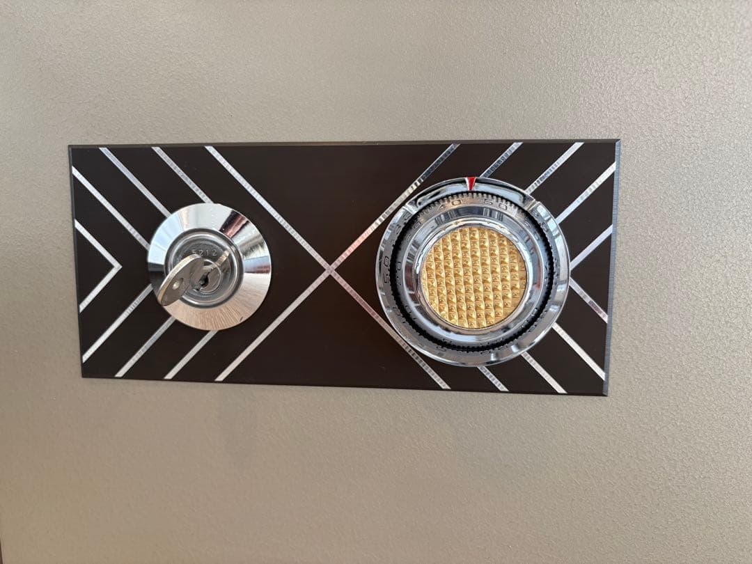 ⭐️金庫⭐️Matsuzakaya⭐️シルバー⭐️匿名配送・たのめる便で安心⭐️お手入れ済