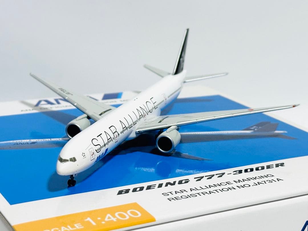 全日空商事 1/400 B777-300ERスターアライアンス NH40003