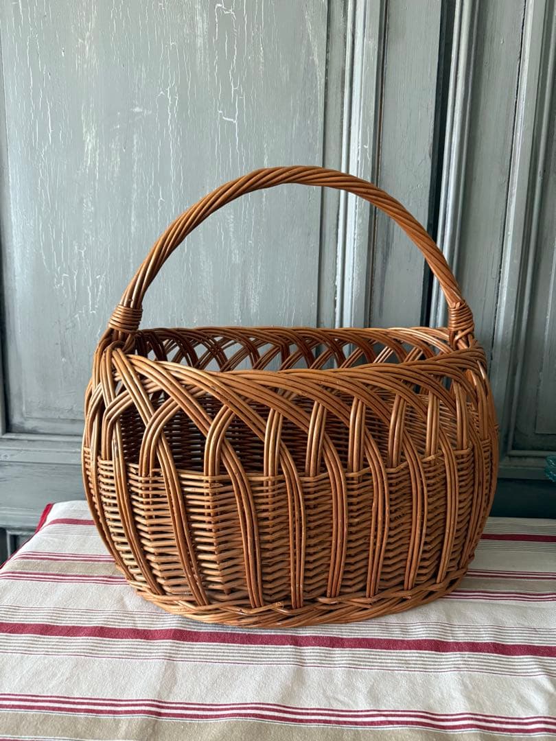 フランスアンティーク　ウィッカー製バスケット
