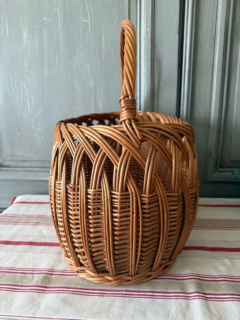 フランスアンティーク　ウィッカー製バスケット