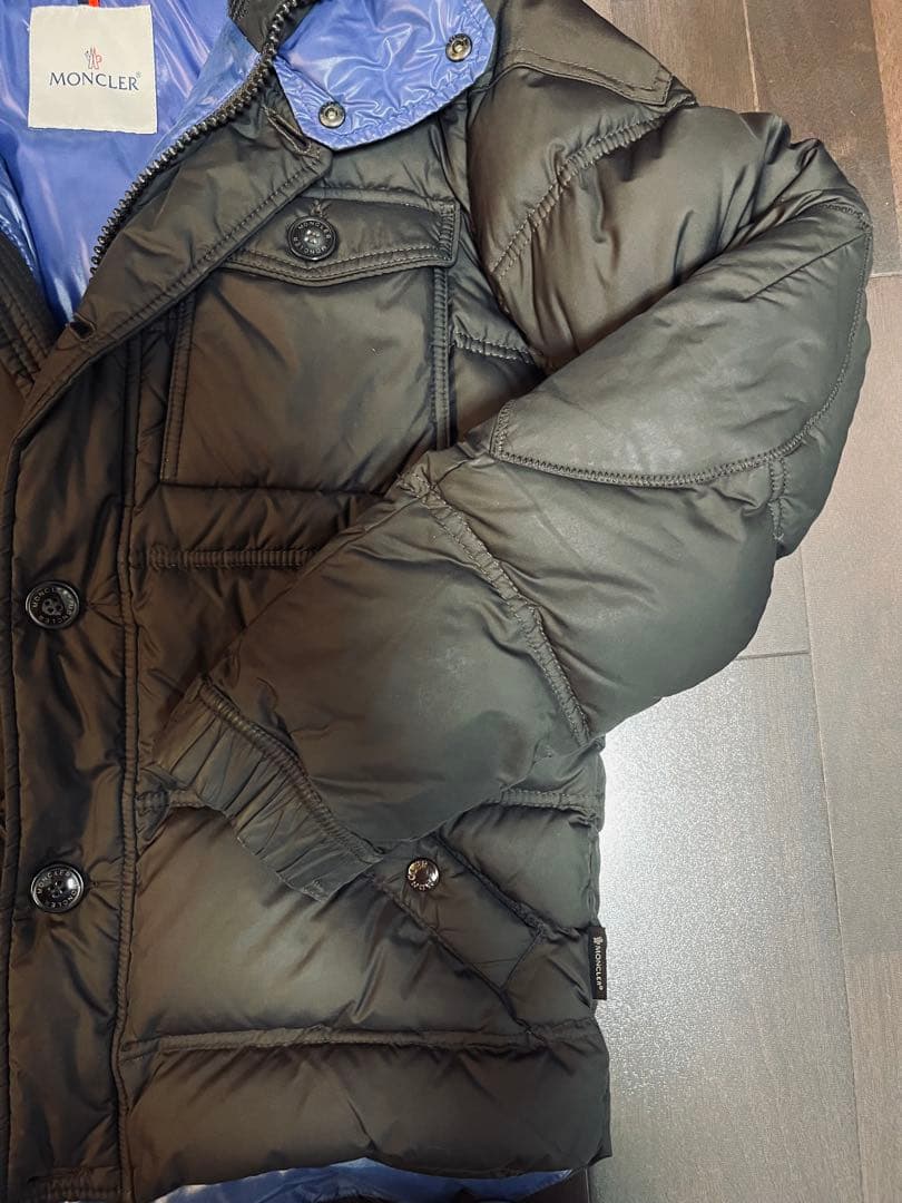 【美品】MONCLER ダウンジャケット
