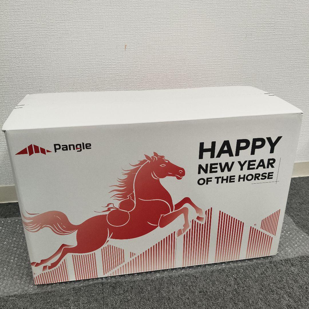 PANGLE2026ギフトボックス スーツケース、コップ、ネック枕。1月限定販売