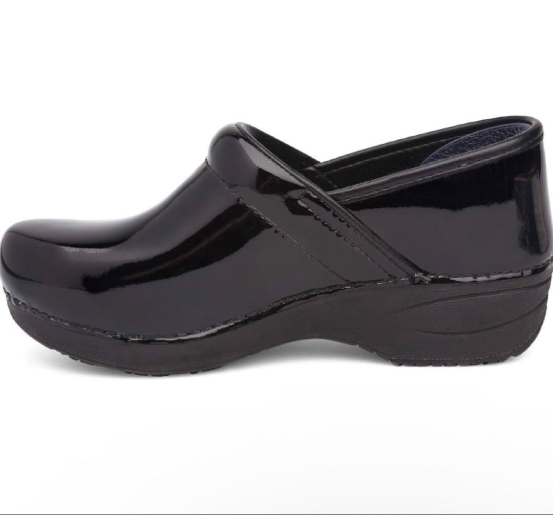 ダンスコ　36 ブラックサボサンダル TPUヒールカウンター