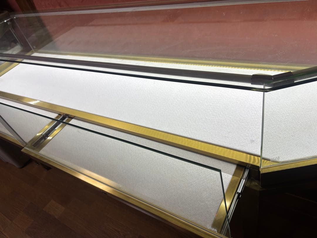 カウンター型LED照明&引き出し付きガラスジュエリーショーケース③