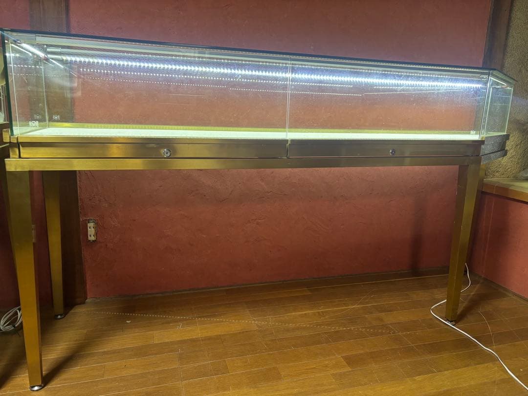 カウンター型LED照明&引き出し付きガラスジュエリーショーケース③