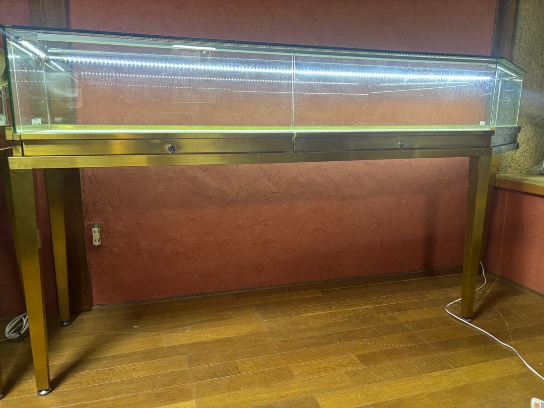 カウンター型LED照明&引き出し付きガラスジュエリーショーケース③