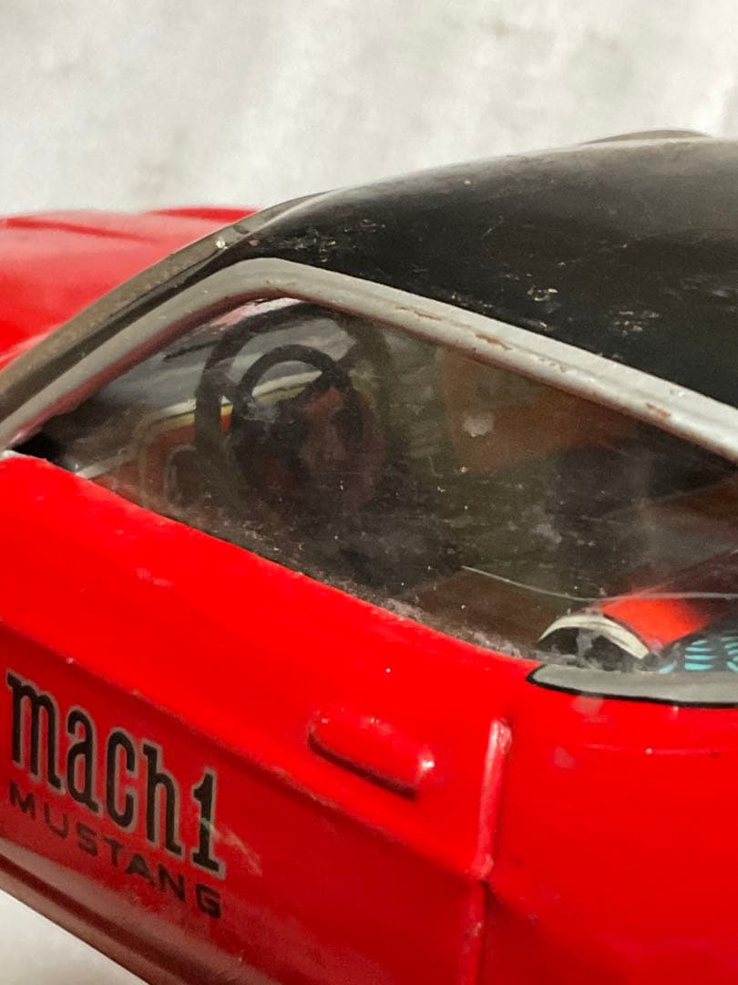 TAIYO／MUTANG・mach1。赤／黒ツートン。【電池を入れても無作動】。