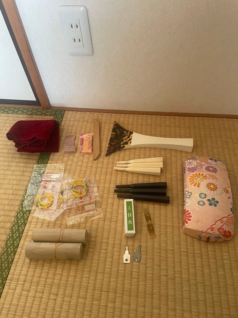 三味線　紫檀 糸巻 撥 天然素材